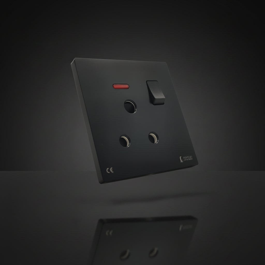 Linier G Design Black 15A Socket