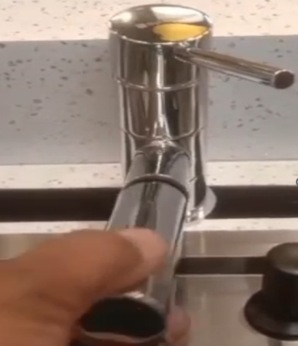 Hot and Cold Pull-Out Mixer+50 Single Hole Tube
