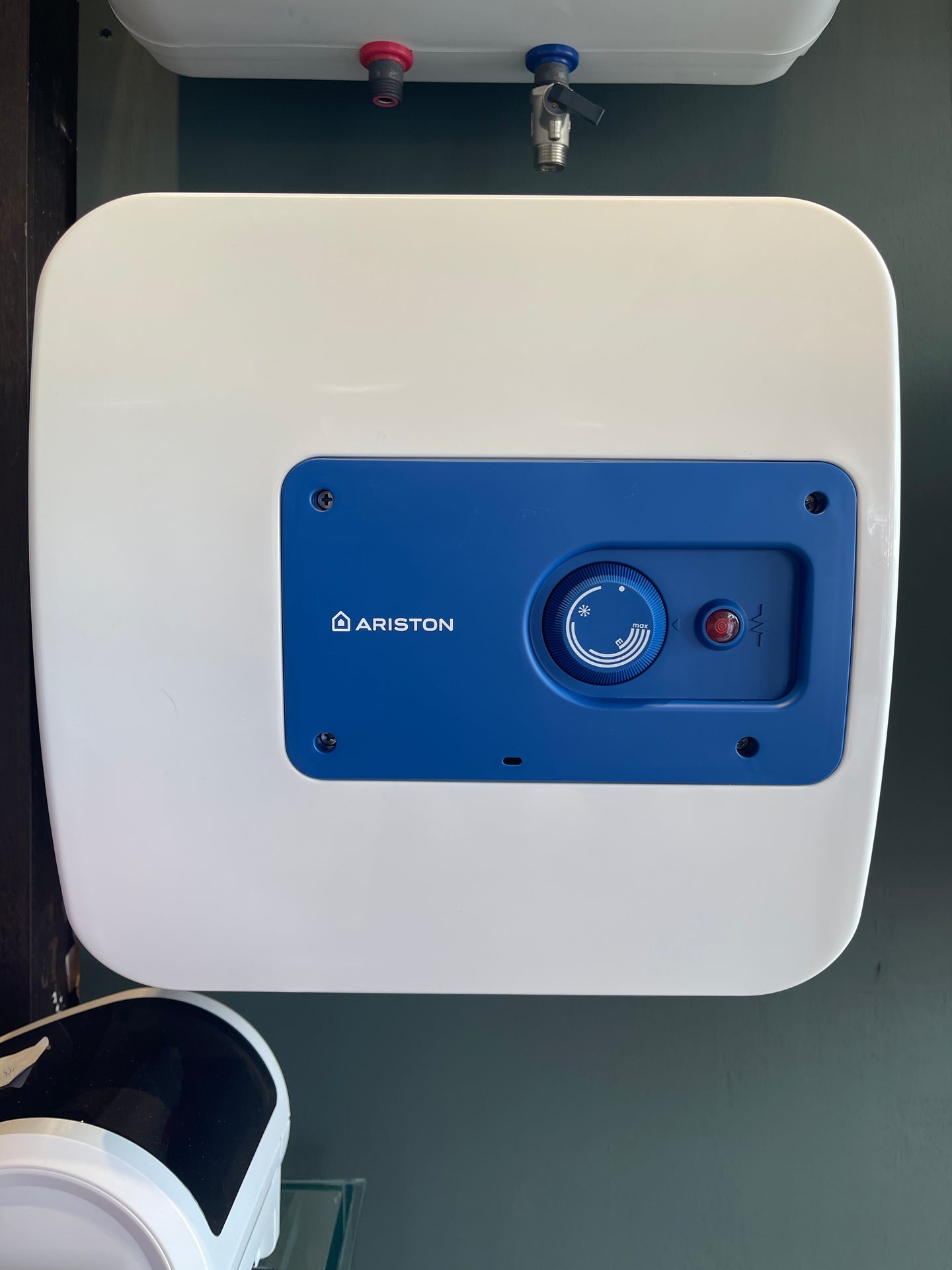 Ariston 15L storage water heater