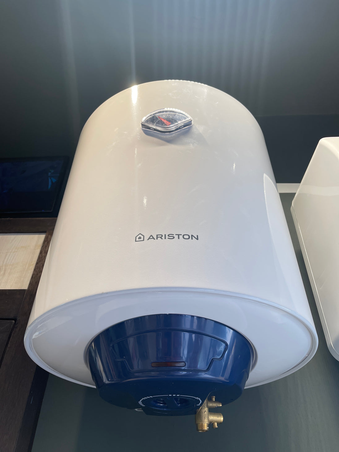 Ariston 50L storage water heater