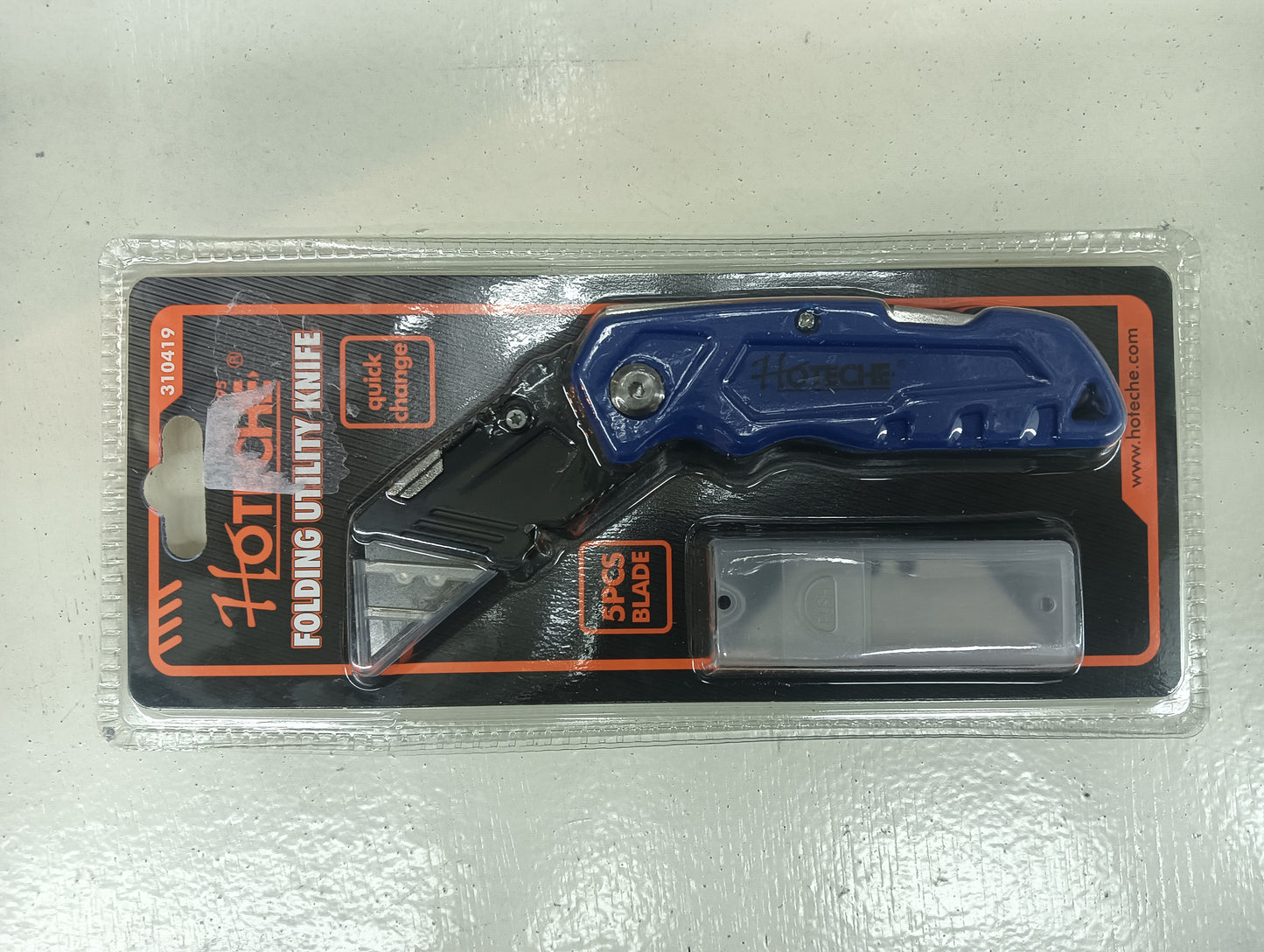 Folding Utility Knife with 5 pic Blade
