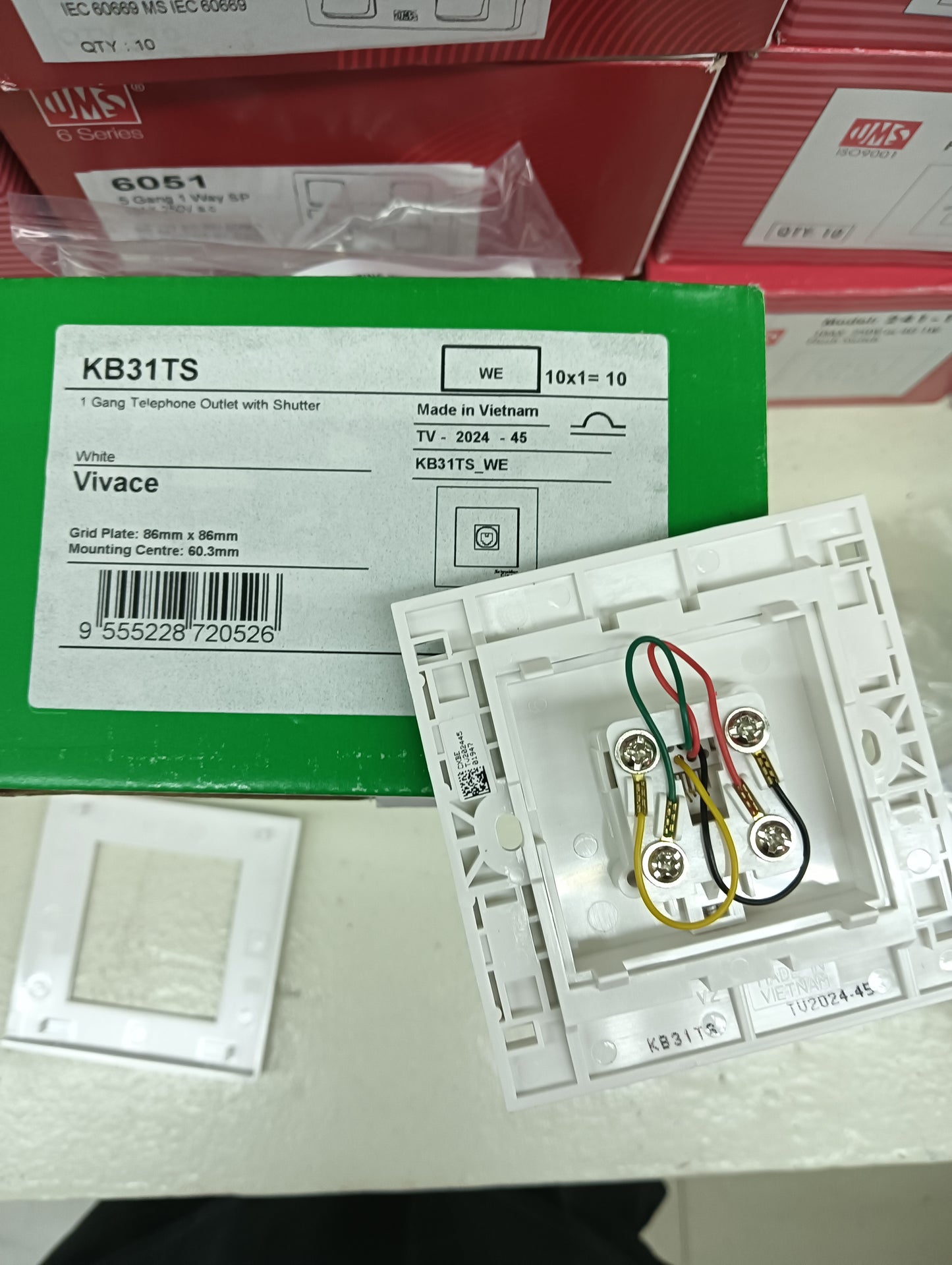 SCHNEIDER ELECTRIC VIVACE 1GANG TELEPHONE OUTLET WITH SHUTTER (KB31TS)